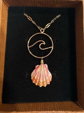 Sunrise shell necklace